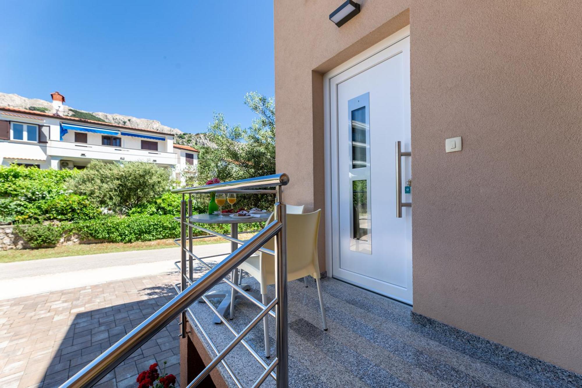 Apartments Viktorija 2 Baška Стая снимка