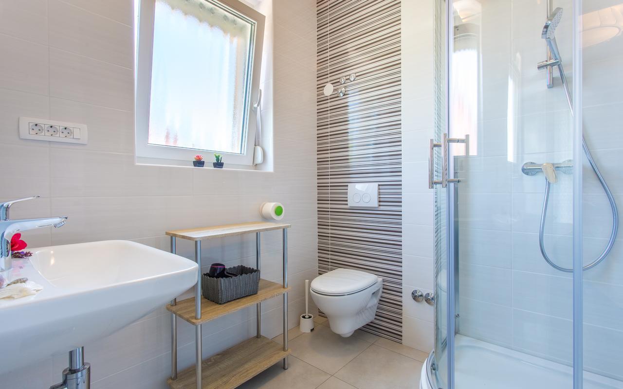 Apartments Viktorija 2 Baška Екстериор снимка