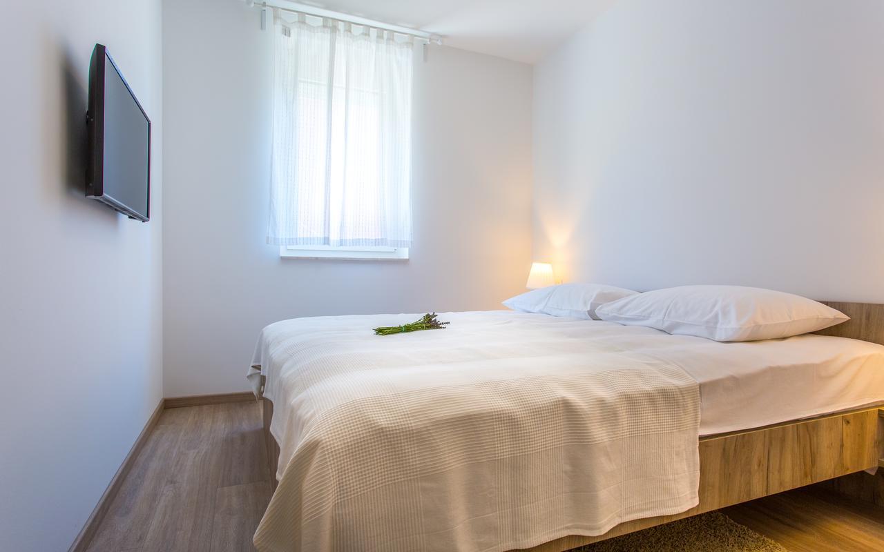 Apartments Viktorija 2 Baška Екстериор снимка