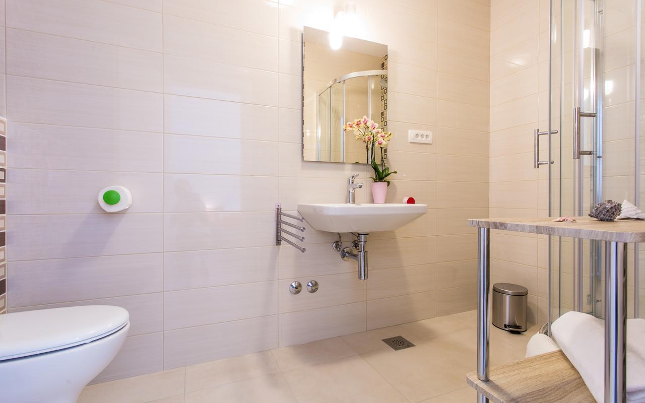 Apartments Viktorija 2 Baška Екстериор снимка